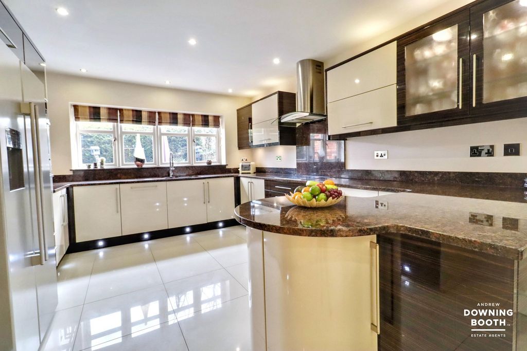 Additional image 12 of 5 bed detached house for saleClayton Drive, Lichfield WS13
