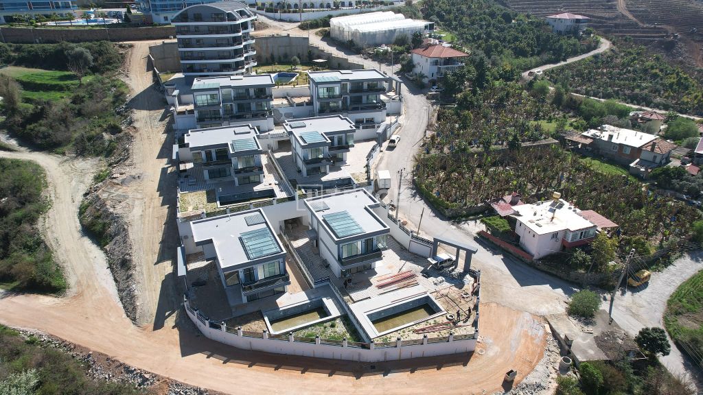 Property photo 1 of 27