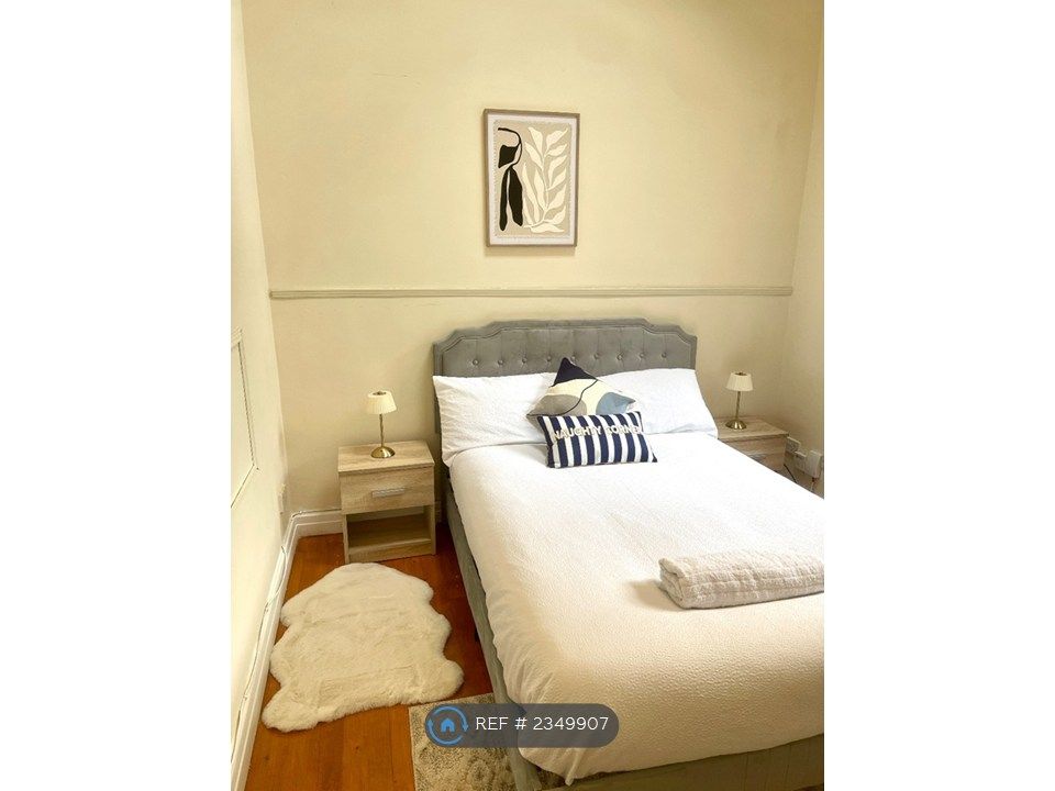 Property photo 2 of 27