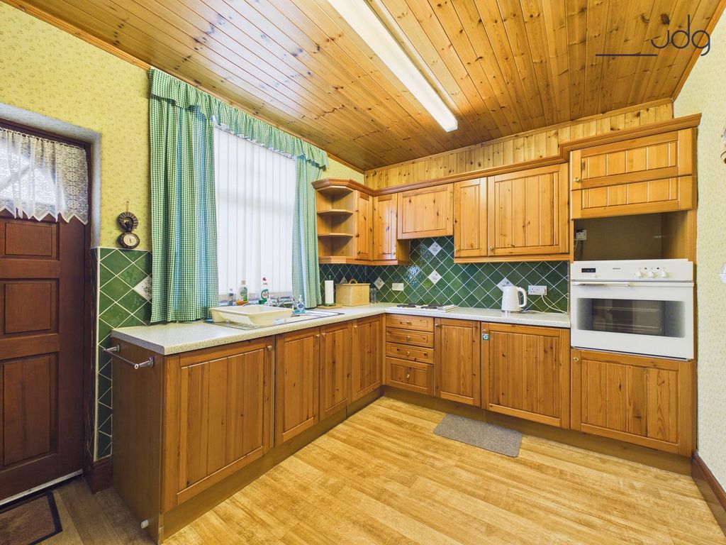 Property photo 2 of 15 Kitchen