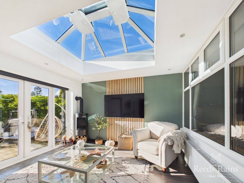 Property photo 3 of 35 Orangery