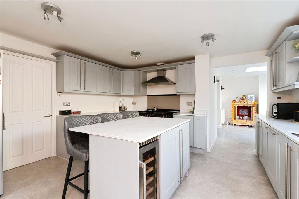 Property photo 3 of 30 Kitchen Diner