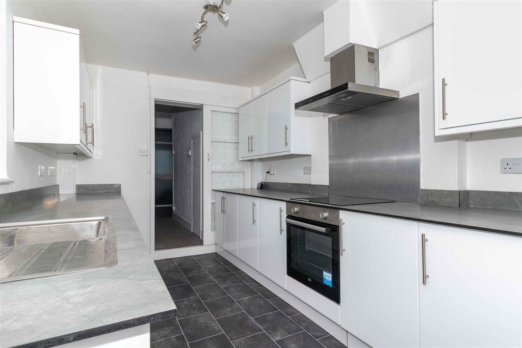 Property photo 3 of 10 Becketrd-09.Jpg