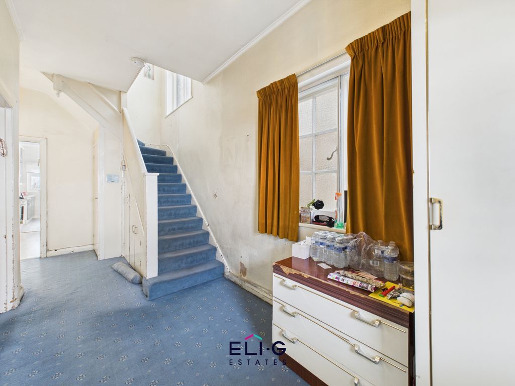 Property photo 2 of 20 Gallery