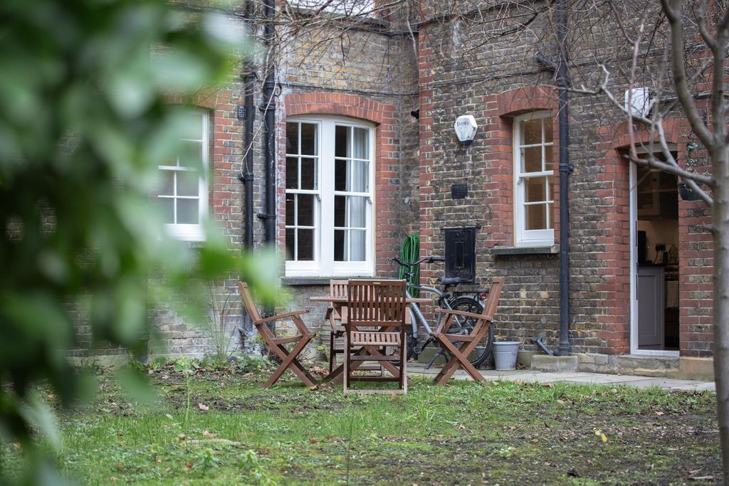 Property photo 3 of 21 3Y6A6122.Jpg