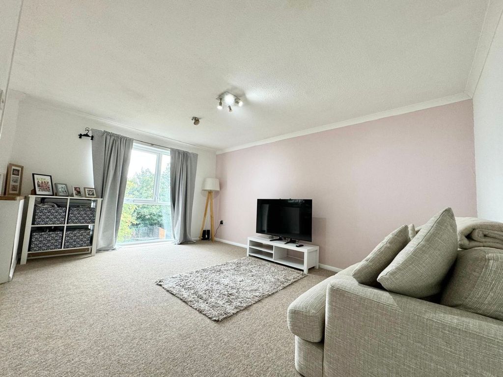Property photo 2 of 6