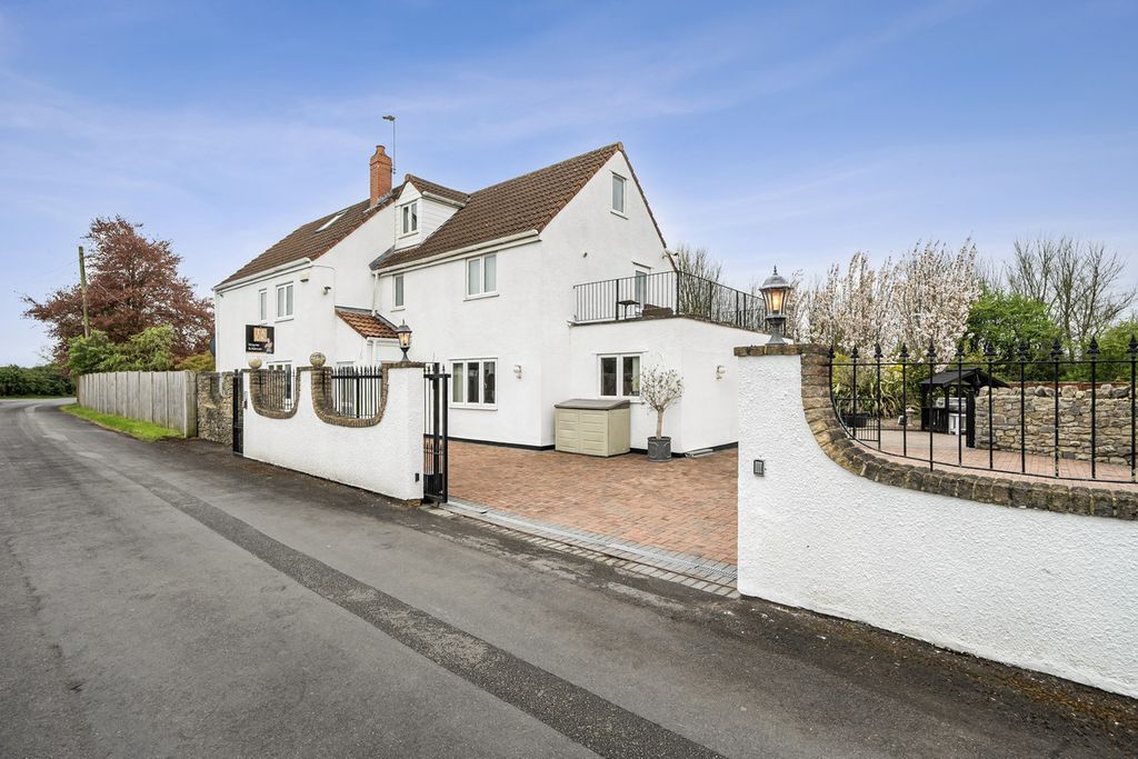 Property photo 1 of 1