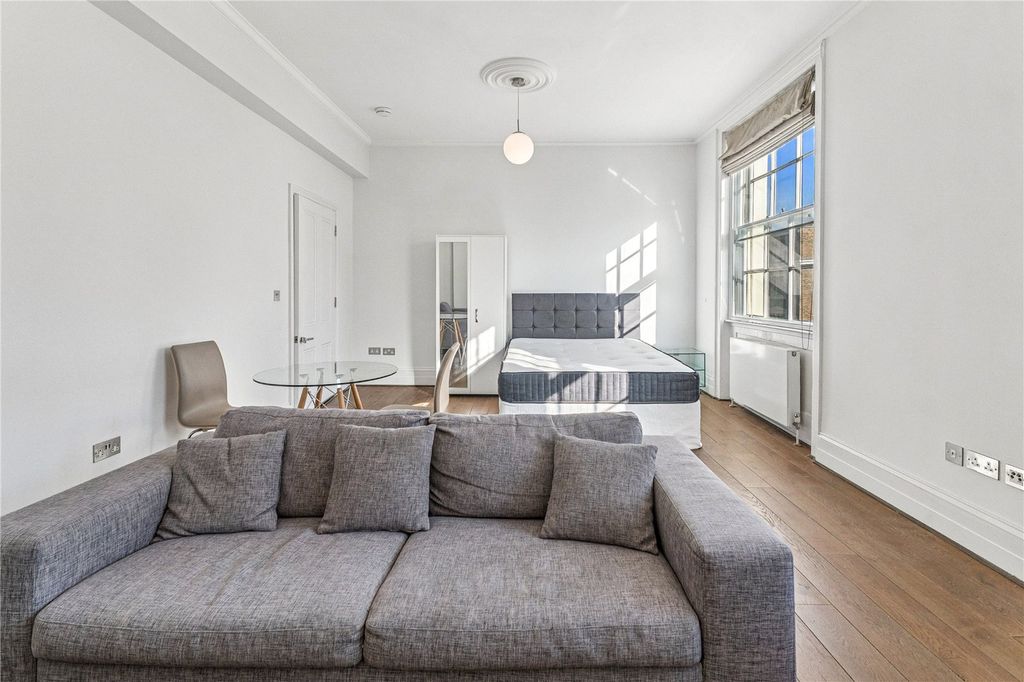 Property photo 3 of 13 Picture No. 05