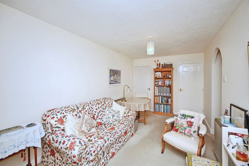 Property photo 2 of 8 Pbox-Img.Jpg