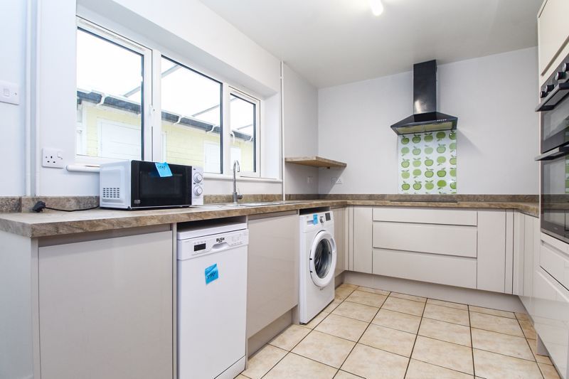 Property photo 3 of 12 Kitchen