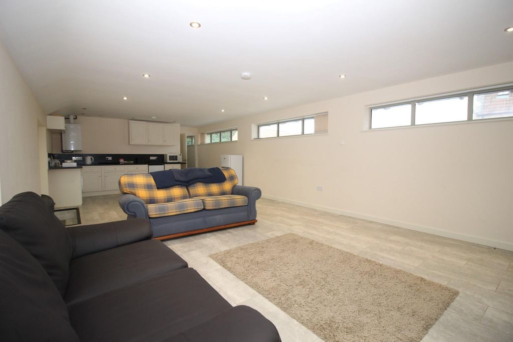 Property photo 2 of 13 Img_5841.Jpg