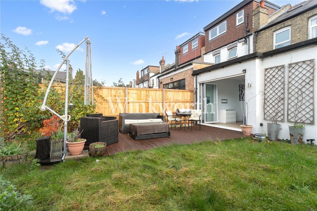 Property photo 2 of 16 Picture No. 22