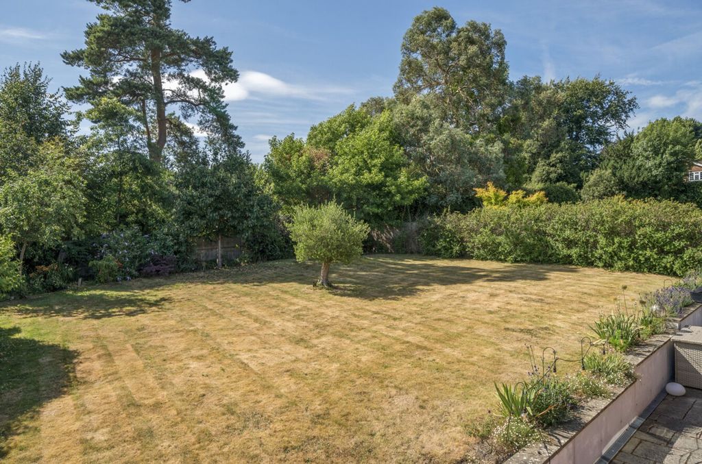 Property photo 3 of 15 Garden