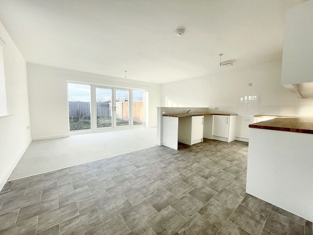 Property photo 3 of 24