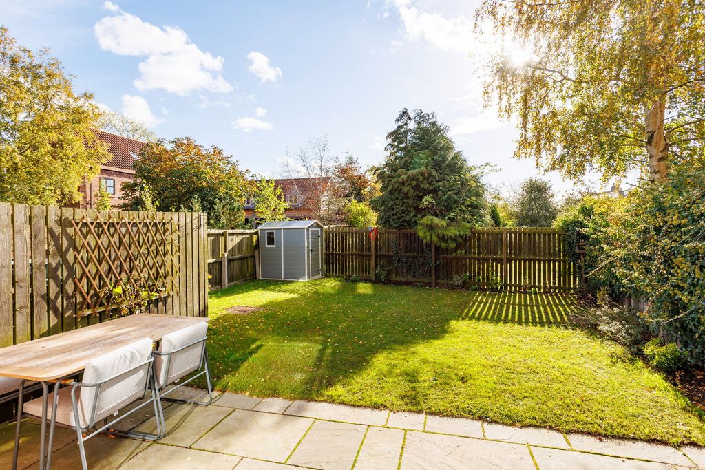 Property photo 2 of 22