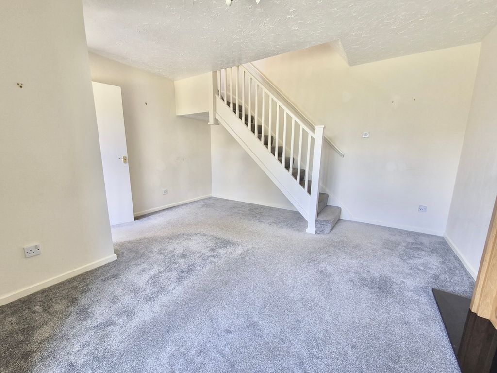 Property photo 3 of 13 Img_8040