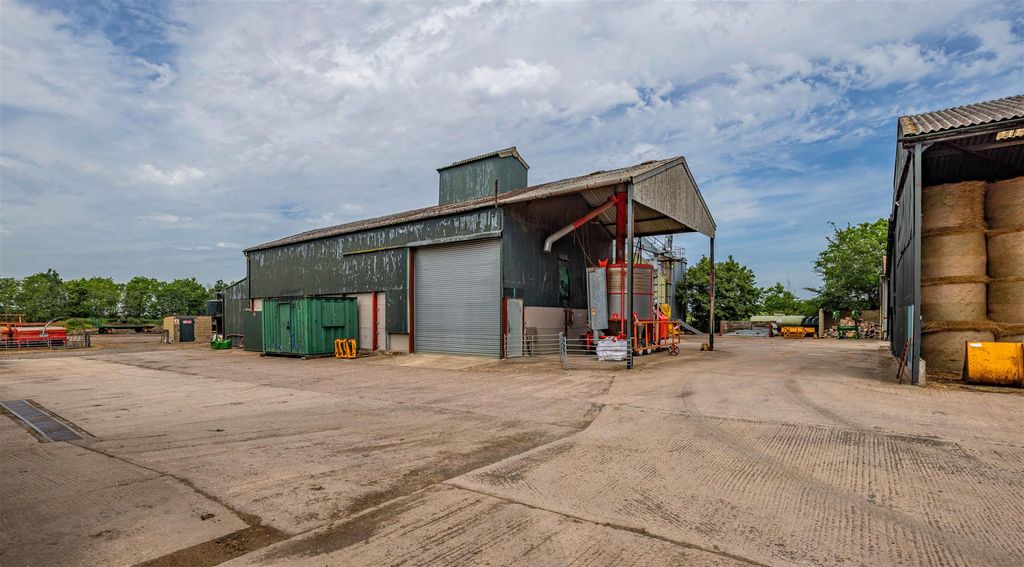 Additional image 34 of 6 bed farmhouse for saleLot 1 - Hill Court Farm, Pershore, Worcestershire WR10