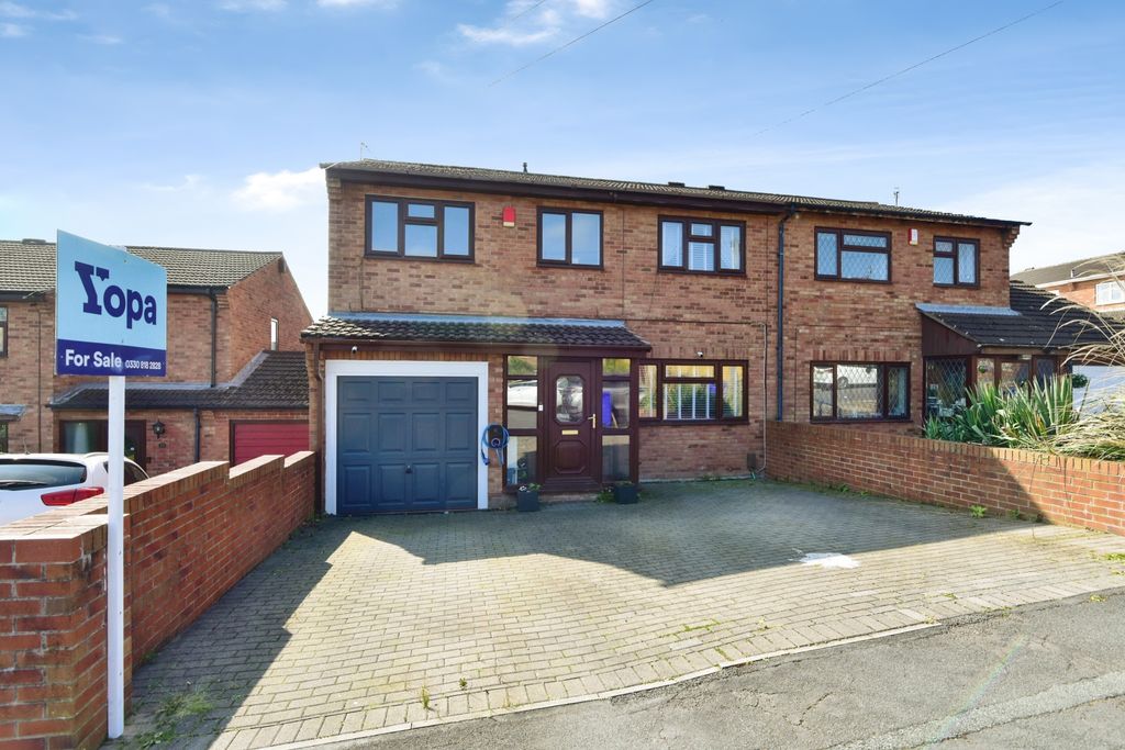 Property photo 1 of 21 Front Aspect