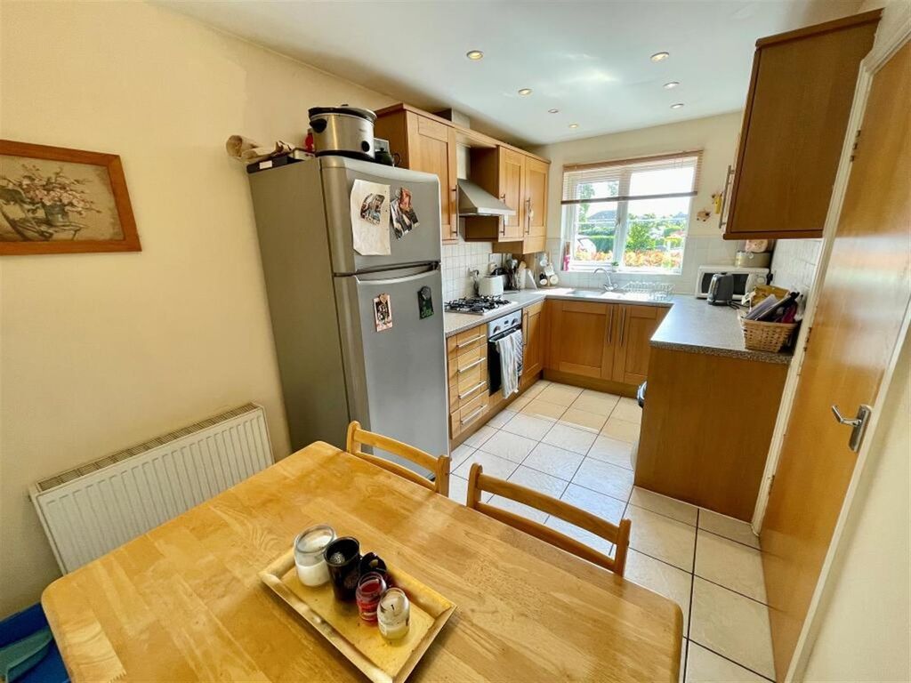 Property photo 3 of 6 Front