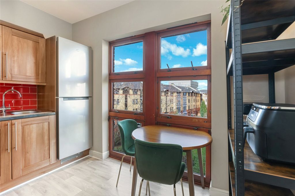 Property photo 3 of 20 Picture No. 12