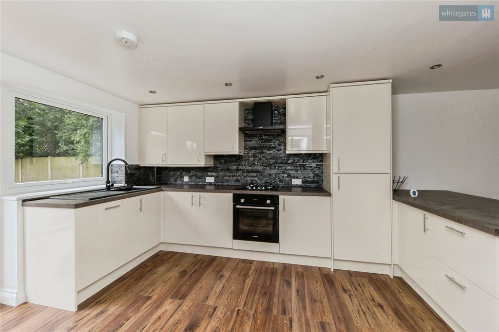 Property photo 3 of 20 Picture No. 05