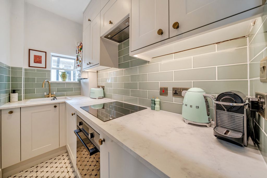 Property photo 3 of 9 1438002-13-69ce51...