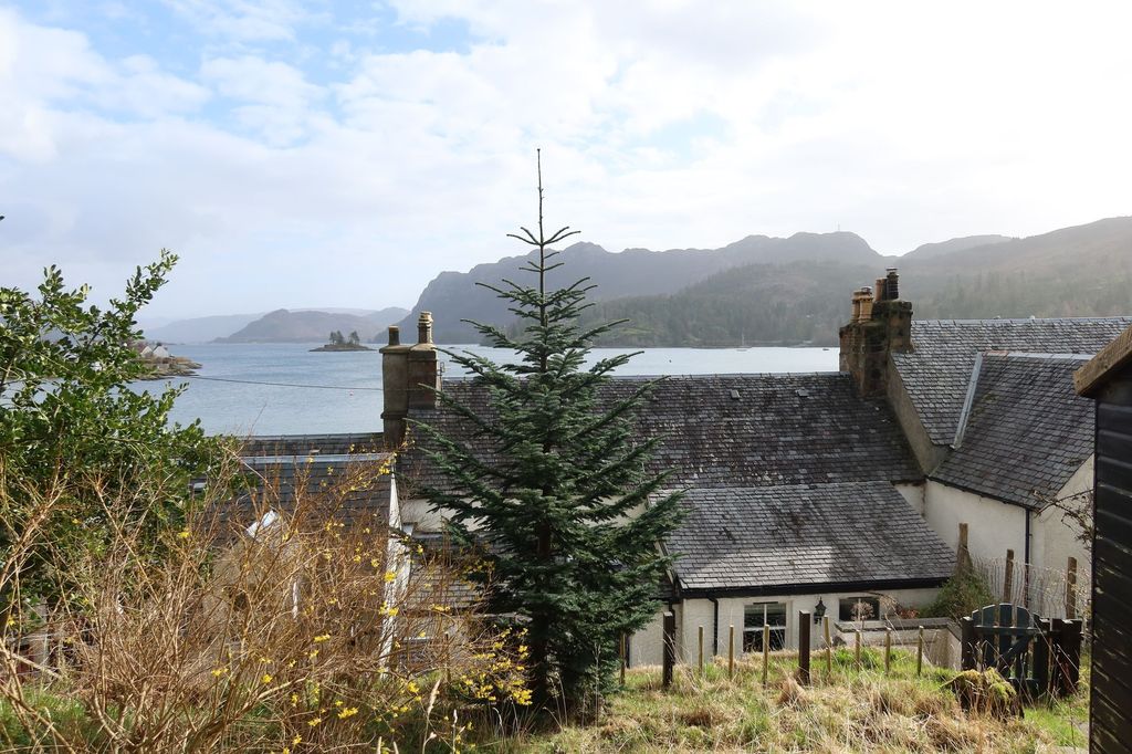 Property photo 2 of 56