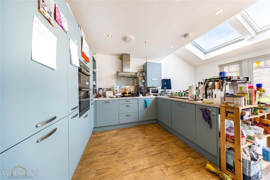Property photo 3 of 30 Picture No. 05
