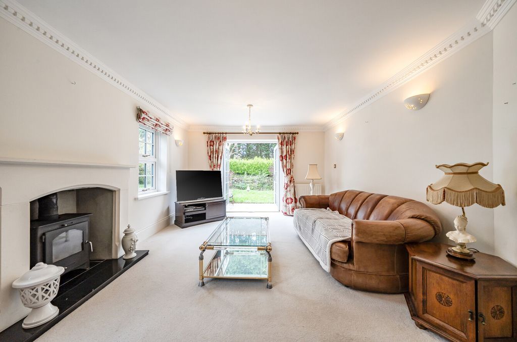 Property photo 3 of 19 1432632-17-69c1Af...