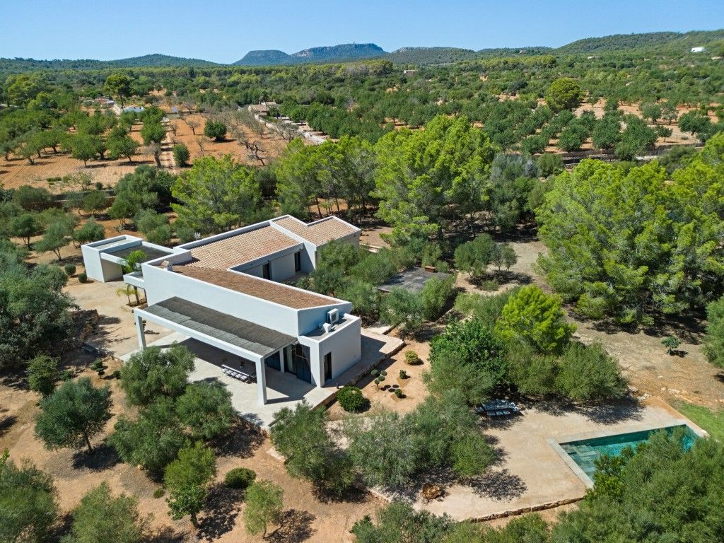 Property photo 1 of 19 Aerial (2)