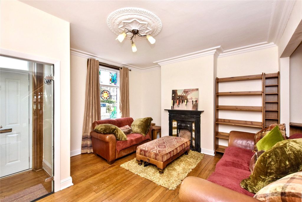 Property photo 2 of 21 Picture No. 10