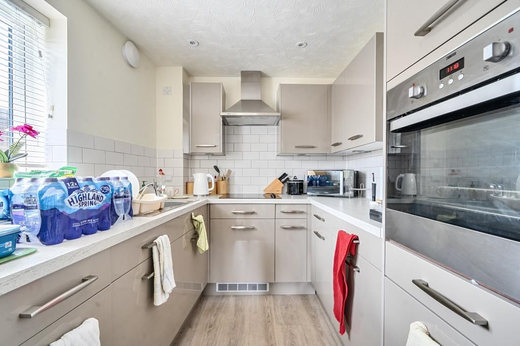 Property photo 2 of 16 Kitchen