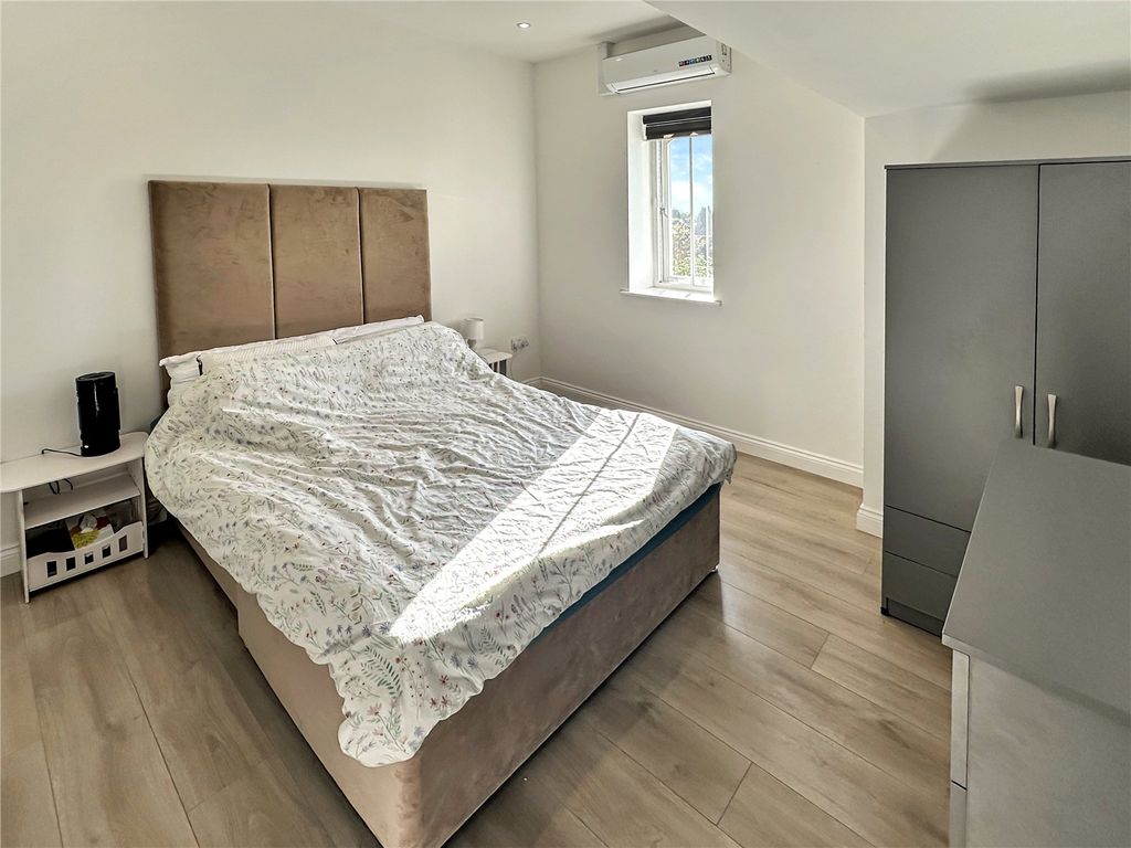 Property photo 3 of 6 Picture No. 01