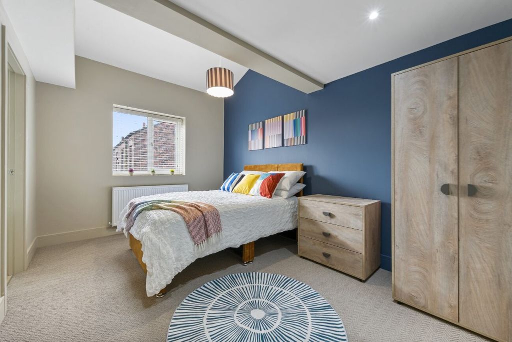 Property photo 1 of 25