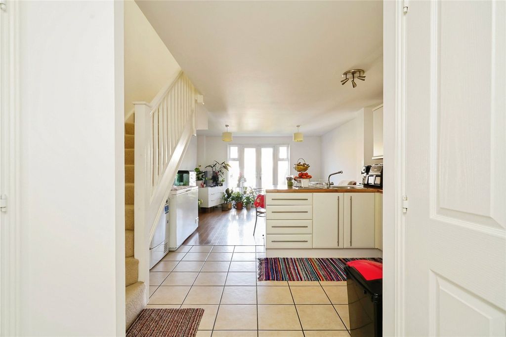 Property photo 2 of 22 Picture No. 11