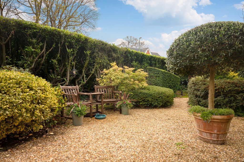 Property photo 1 of 19