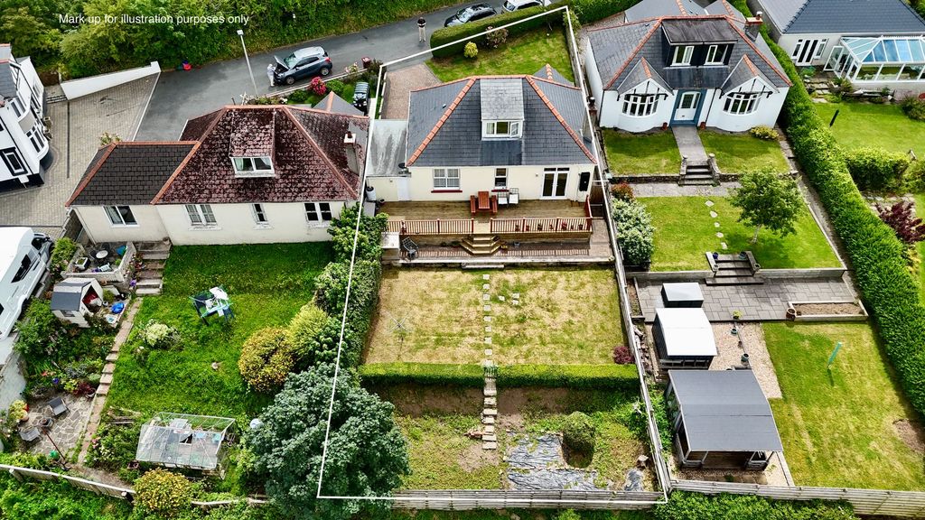 Property photo 2 of 27