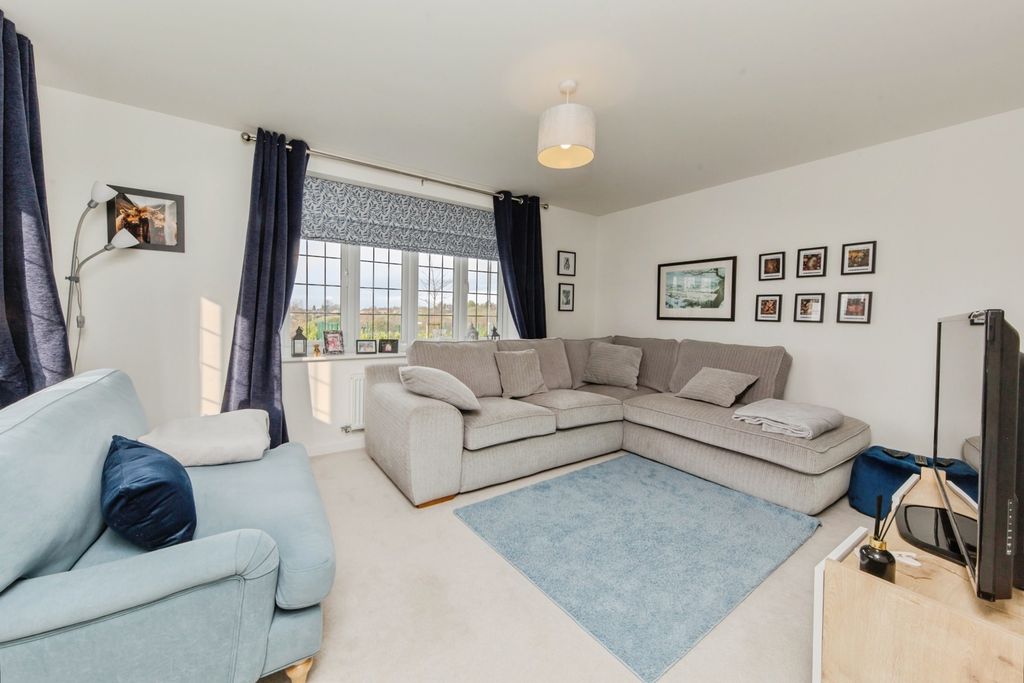 Property photo 3 of 16 Pbox-Img.Jpg