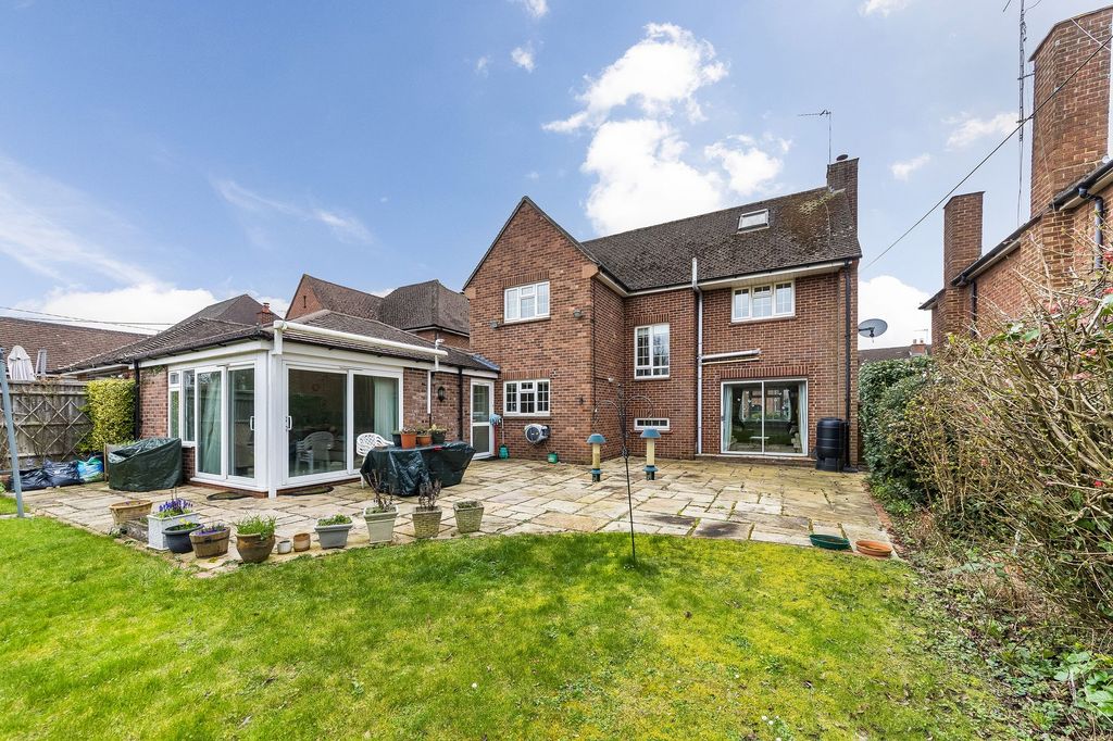 Property photo 2 of 27