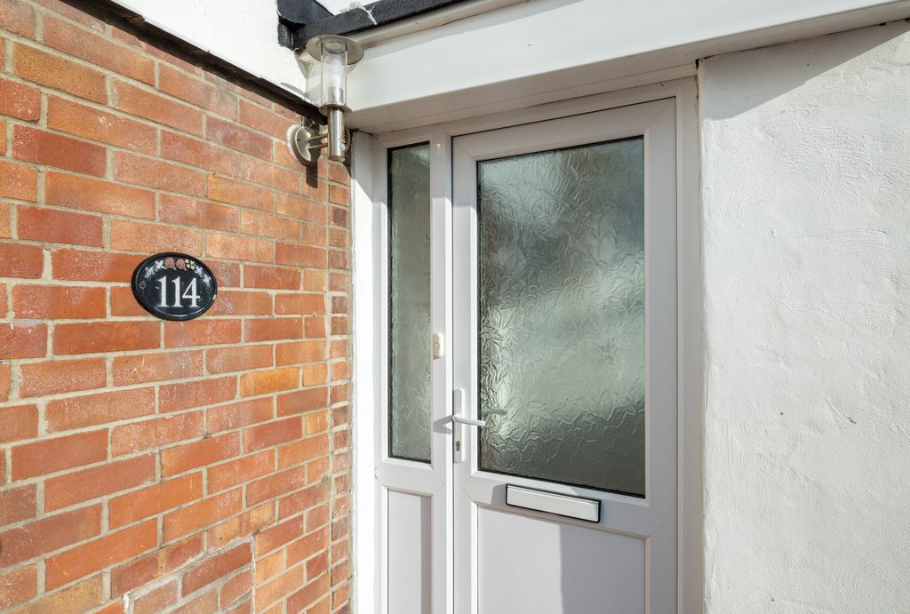 Property photo 2 of 20