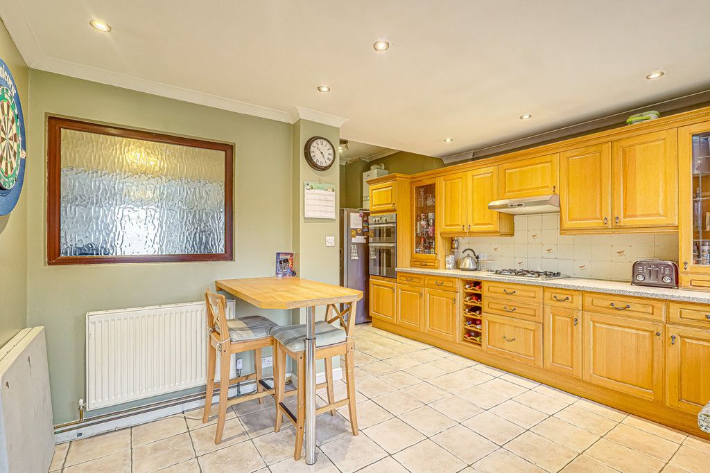 Property photo 3 of 24