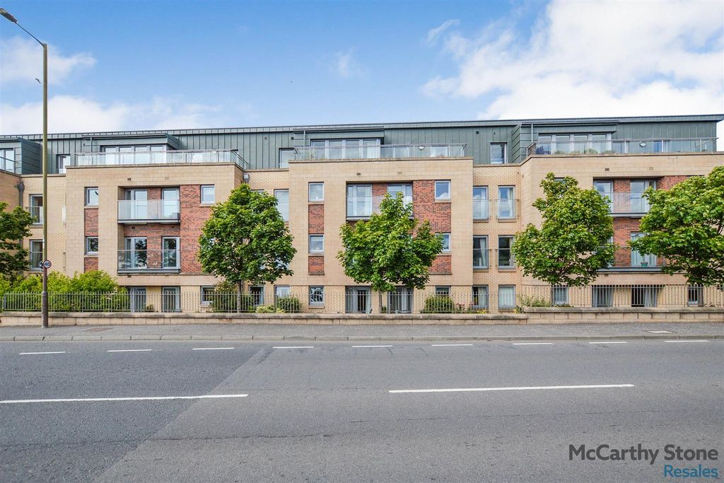 Property photo 3 of 21 Lylecourt.Jpg