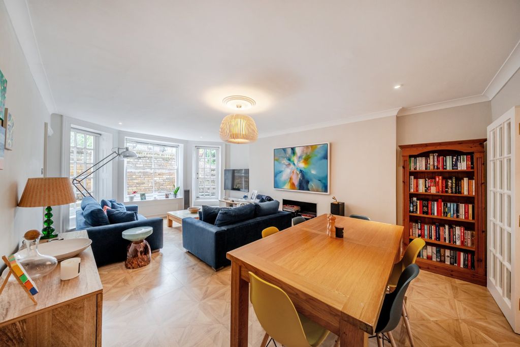 Property photo 2 of 20 Reception