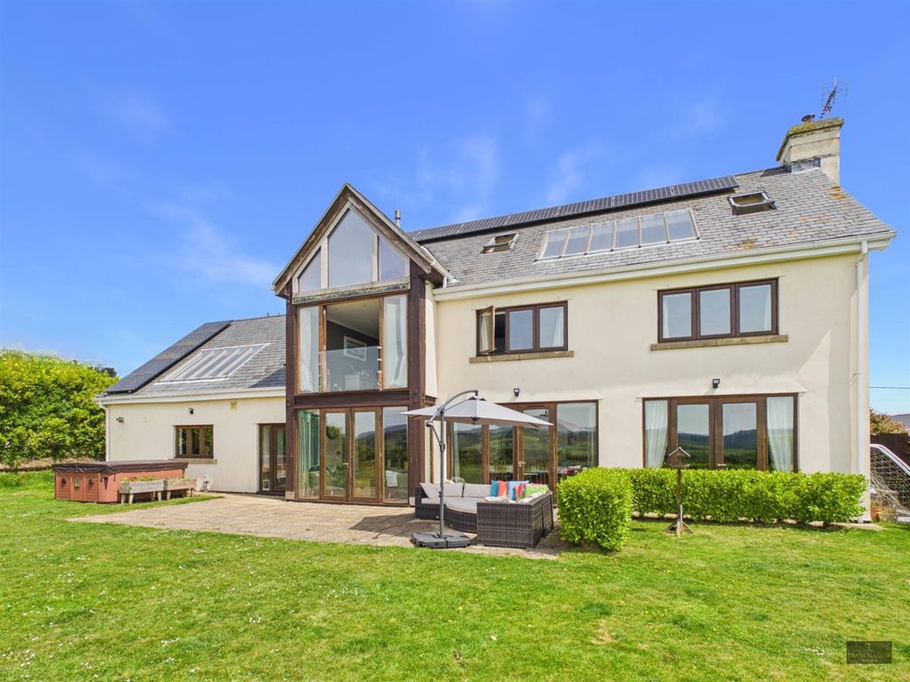 Property photo 1 of 31 c728460Cebcb41Aba8288B8837E1Ad2c_100_Cam02887G0-Pr