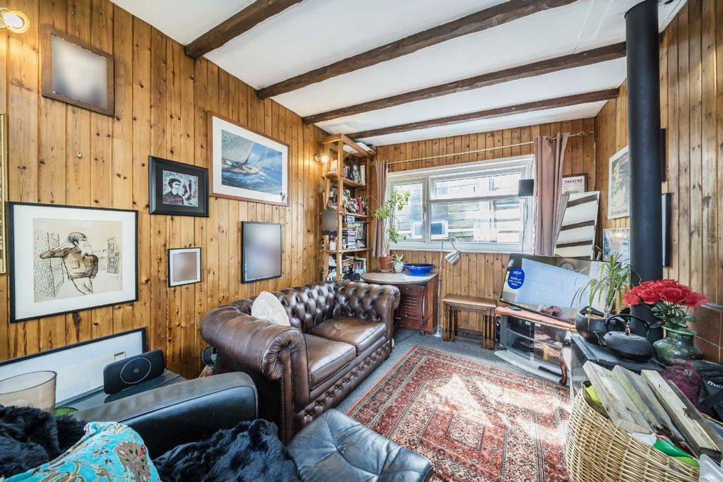 Property photo 2 of 5