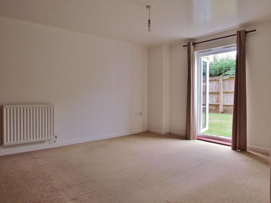 Property photo 3 of 5 Living Room