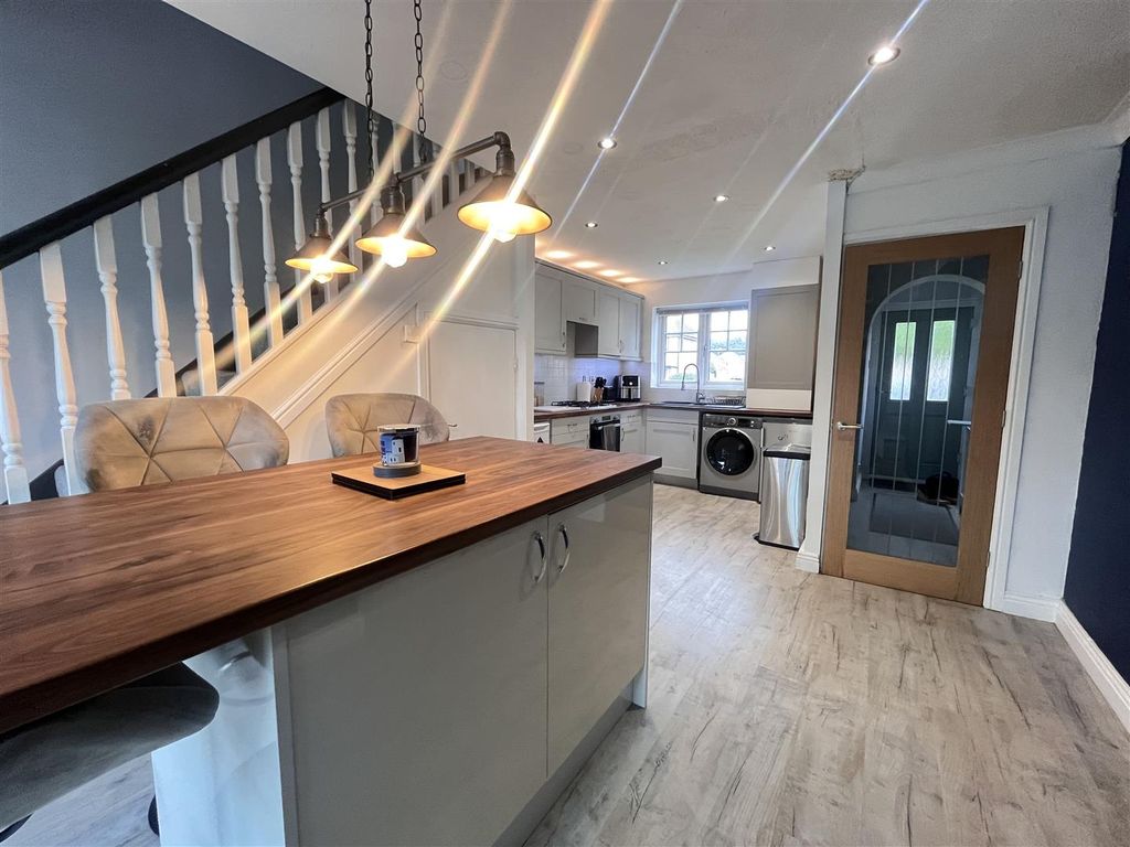 Property photo 2 of 14 Diner Kitchen