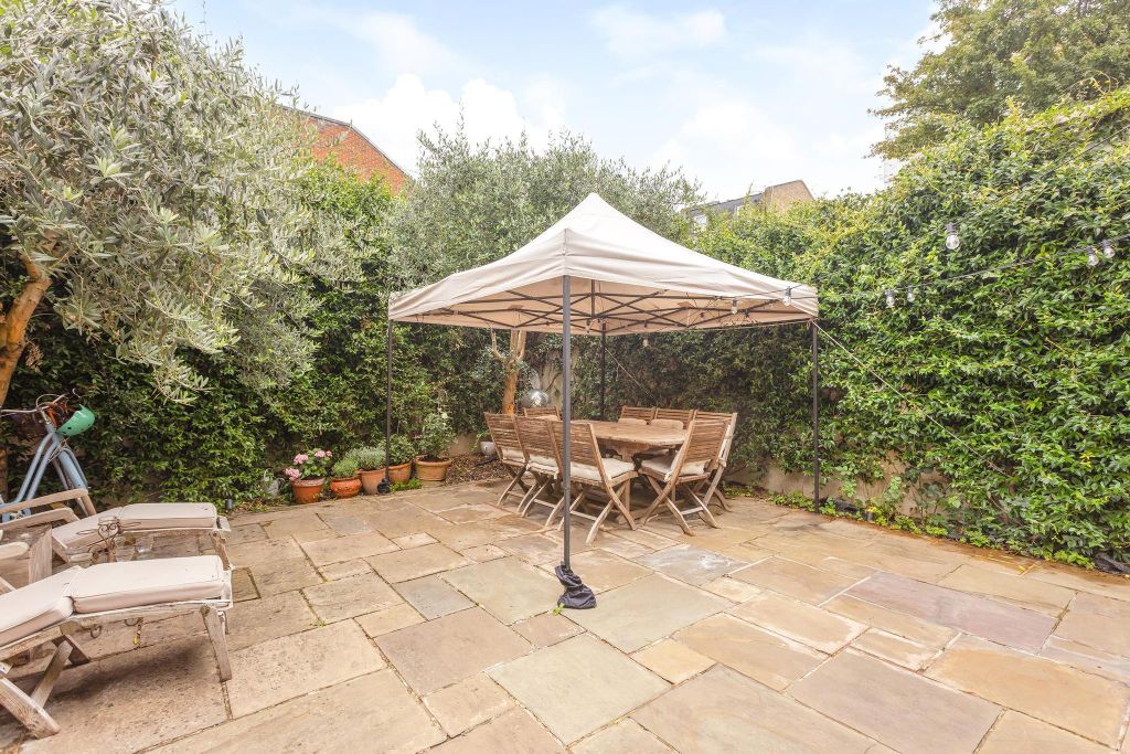 Property photo 2 of 17 Image