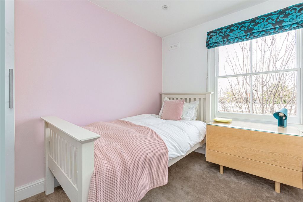Property photo 3 of 10
