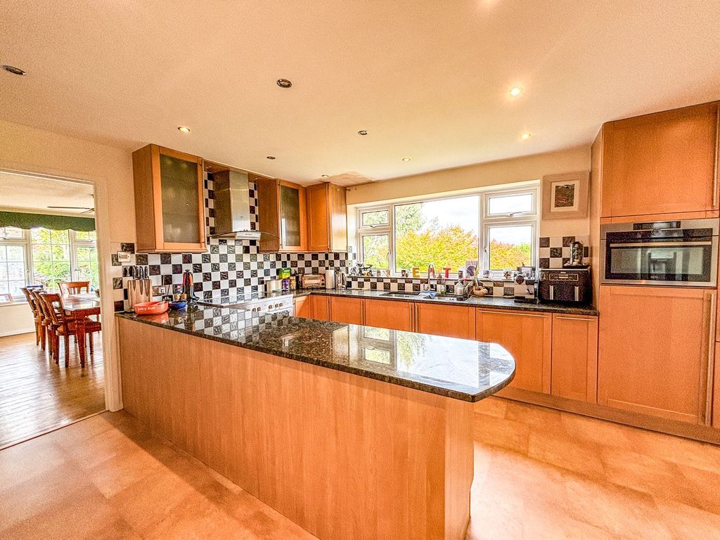 Property photo 3 of 26